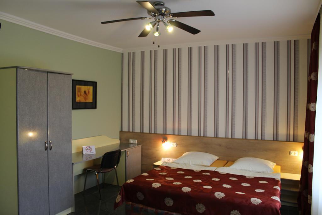 Yellow Guest house 3*
