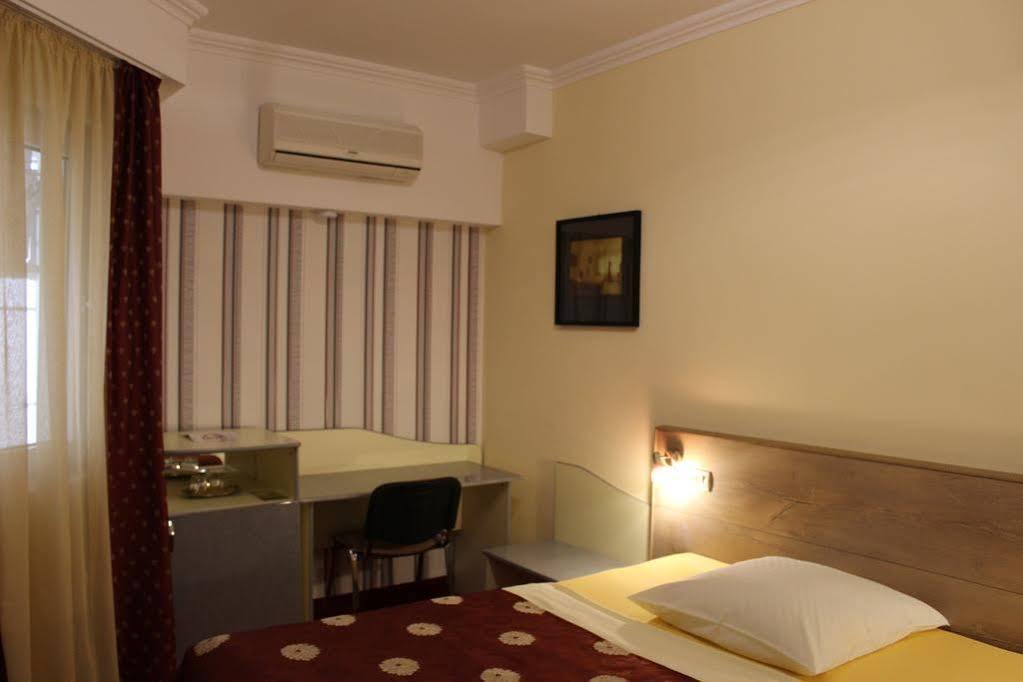 Yellow Guest house 3*